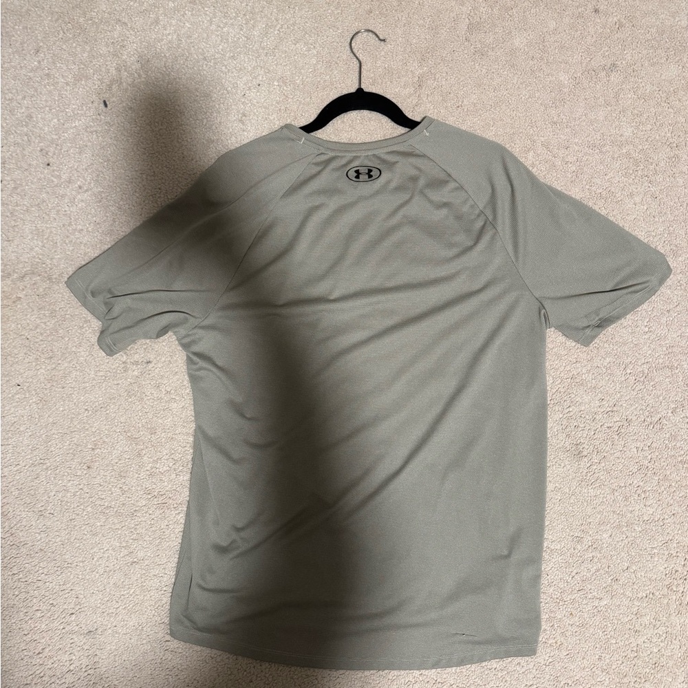 Under Armour Men's Gray T-Shirt - Picture 3 of 3